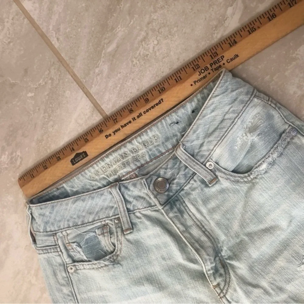 American Eagle TomGirl Super Distressed Light Blue Jeans Size 0 - Picture 12 of 12